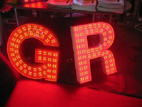 合山LED发光字有哪些优势？